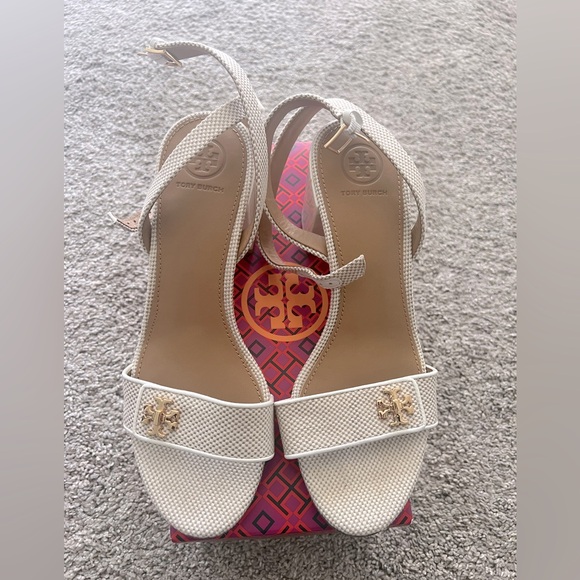 Tory Burch sandals-excellent condition - Picture 1 of 4